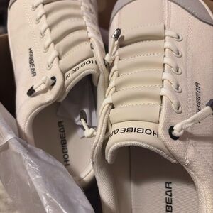 Women’s HOBIBEAR tennis shoes. Ivory and Gray